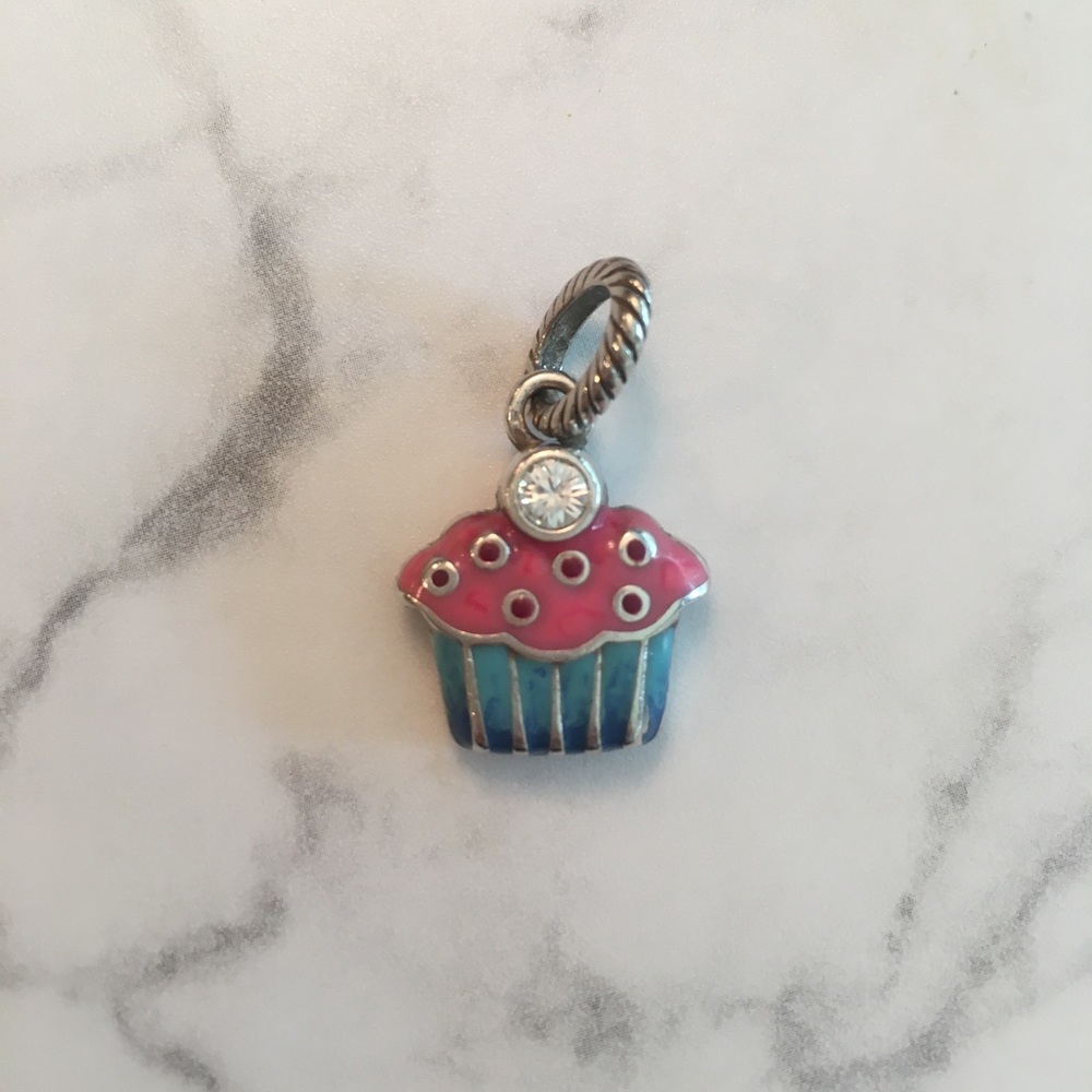 Brighton • Cupcake charm